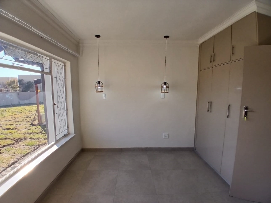 To Let 4 Bedroom Property for Rent in Pellissier Free State